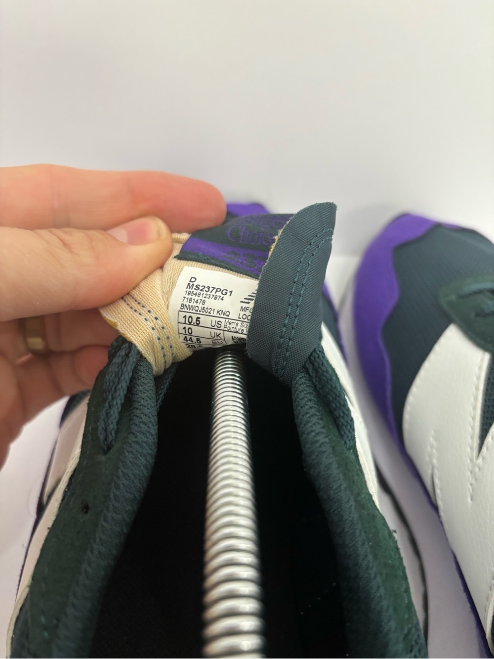 New Balance Retro Runner Sneakers in Black, Purple & White size 10.5 - Picture 6 of 9